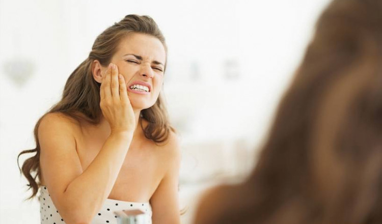 You are currently viewing Hábitos aparentemente inofensivos que prejudicam a sua saúde bucal