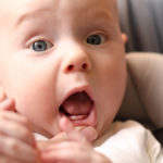 Como higienizar a boca do bebê após o nascimento dos dentes?